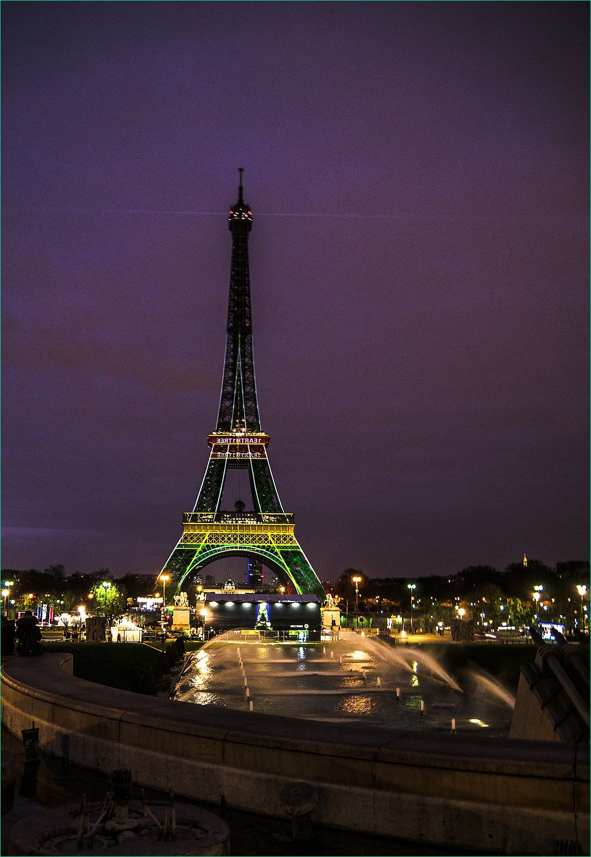 File 1heart1tree Tour Eiffel à Paris Eiffel Tower COP 21